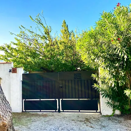 Maisonnette Au Coeur Des Alpilles Holiday home Mouries